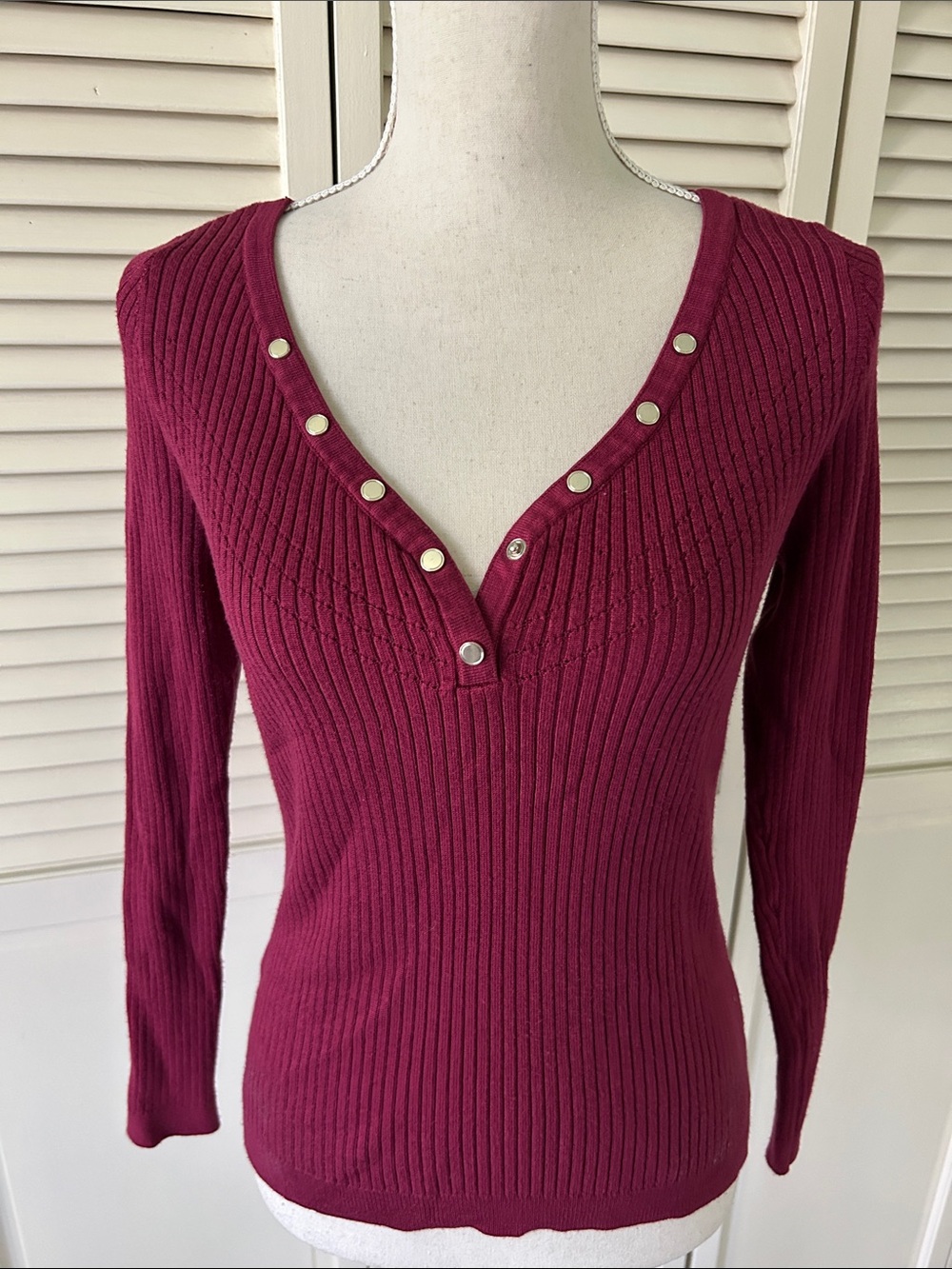 White House Black Market Ribbed V-Neck Sweater with Silver Snaps - Wine